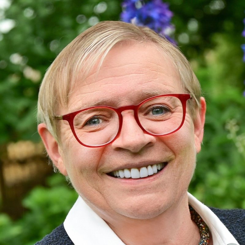  Karin Adamczewski